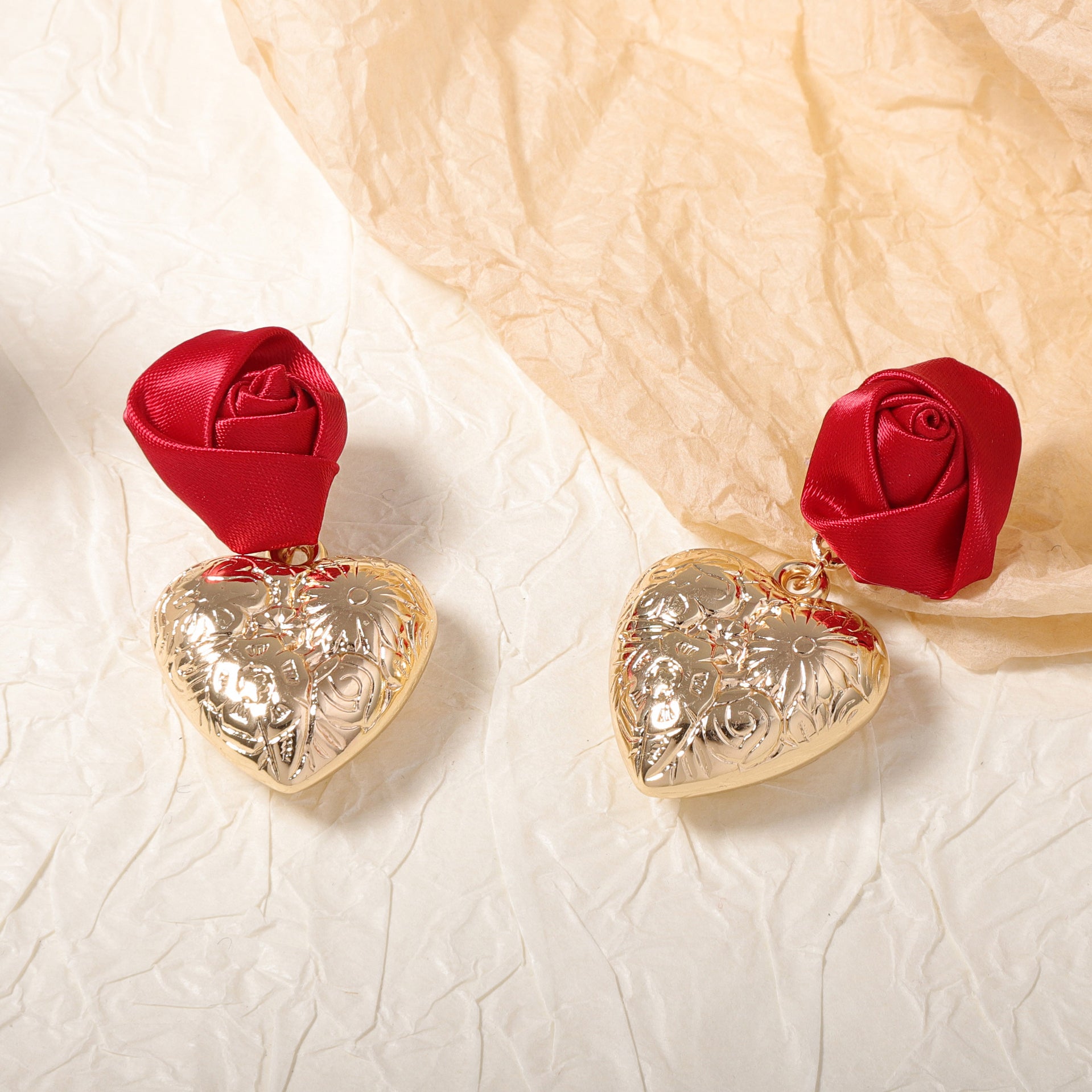 Valentine's Day High-End Designer 3d Rose And Heart Earrings